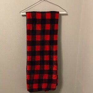 Plaid Red and Black Cozy Blanket